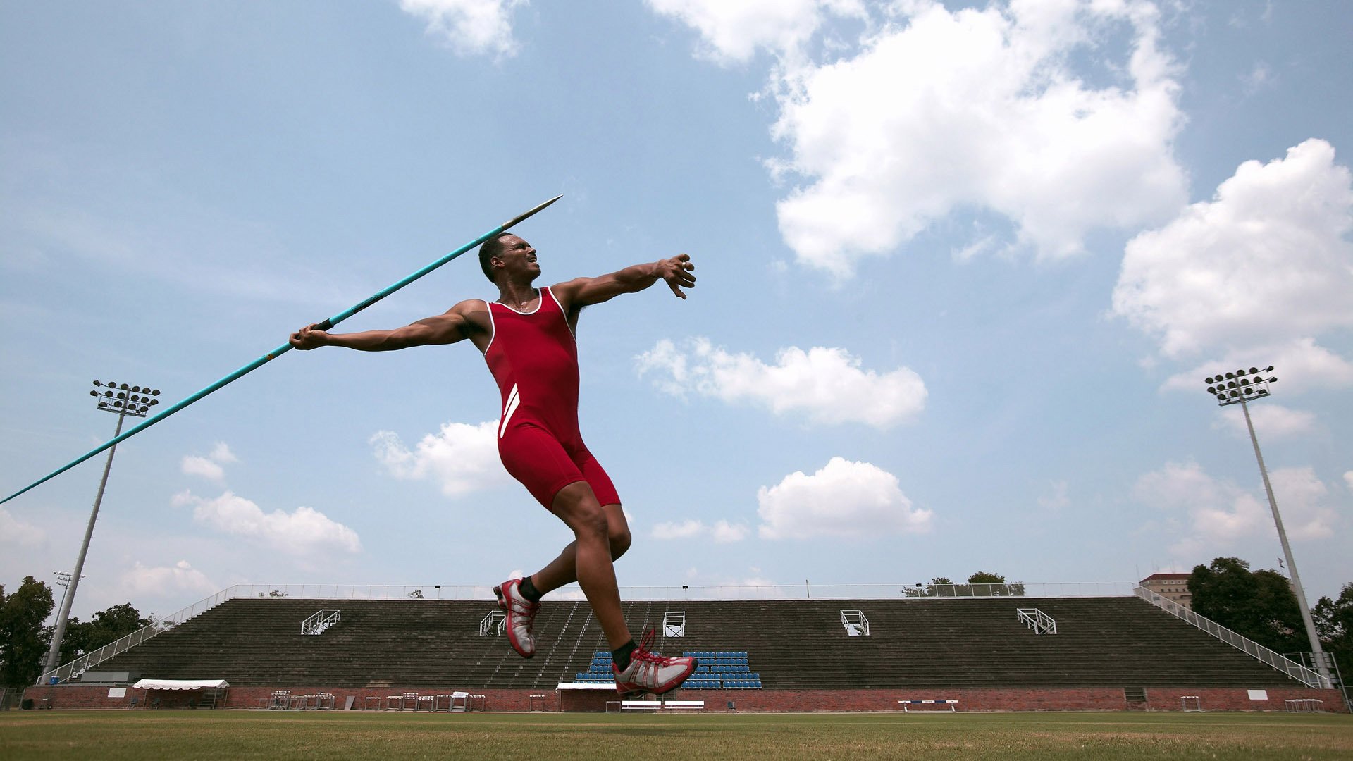 男子蝶泳选手冲击决赛席位，中国男子蝶泳名将
